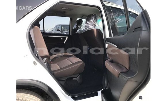 Comprar Importar Toyota Fortuner Branco Carro em Import - Dubai em Bengo Province Comprar Importar Toyota Fortuner Branco Carro em Import - Dubai em Bengo Province