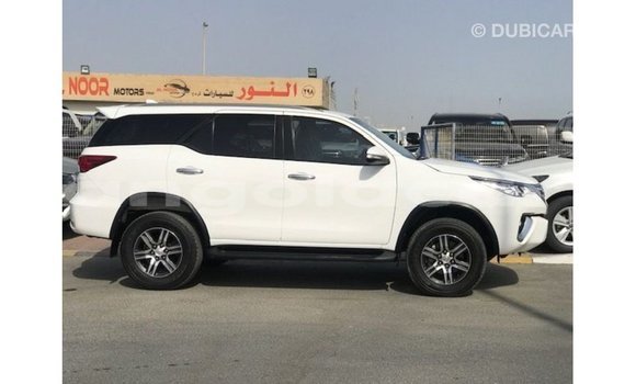 Comprar Importar Toyota Fortuner Branco Carro em Import - Dubai em Bengo Province Comprar Importar Toyota Fortuner Branco Carro em Import - Dubai em Bengo Province