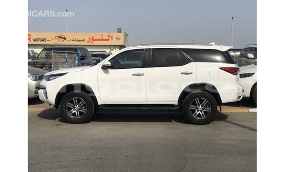 Comprar Importar Toyota Fortuner Branco Carro em Import - Dubai em Bengo Province Comprar Importar Toyota Fortuner Branco Carro em Import - Dubai em Bengo Province