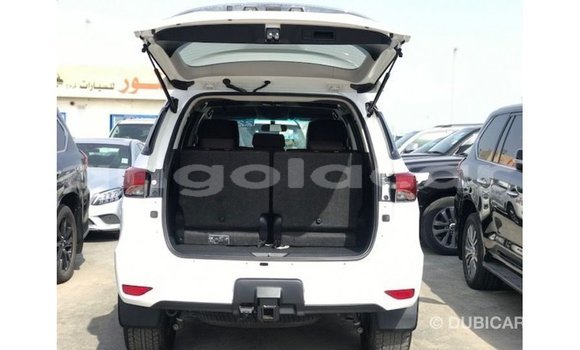 Comprar Importar Toyota Fortuner Branco Carro em Import - Dubai em Bengo Province Comprar Importar Toyota Fortuner Branco Carro em Import - Dubai em Bengo Province
