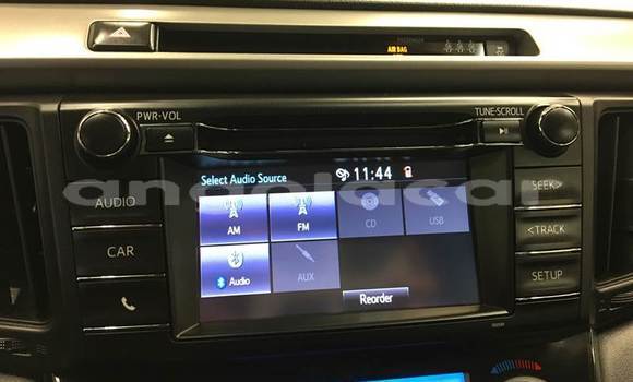 Comprar Usado Toyota RAV4 Vermelho Carro em Luanda em Luanda Province Comprar Usado Toyota RAV4 Vermelho Carro em Luanda em Luanda Province