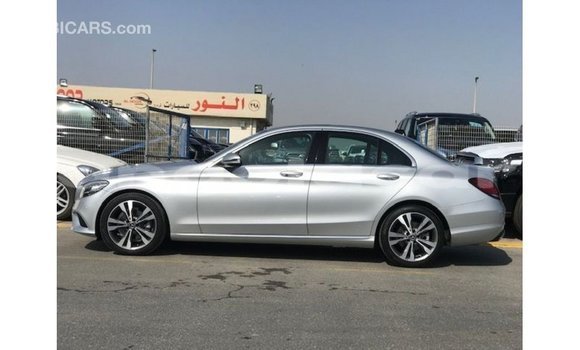 Comprar Importar Mercedes-Benz 200 Outro Carro em Import - Dubai em Bengo Province Comprar Importar Mercedes-Benz 200 Outro Carro em Import - Dubai em Bengo Province