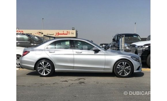 Comprar Importar Mercedes-Benz 200 Outro Carro em Import - Dubai em Bengo Province Comprar Importar Mercedes-Benz 200 Outro Carro em Import - Dubai em Bengo Province