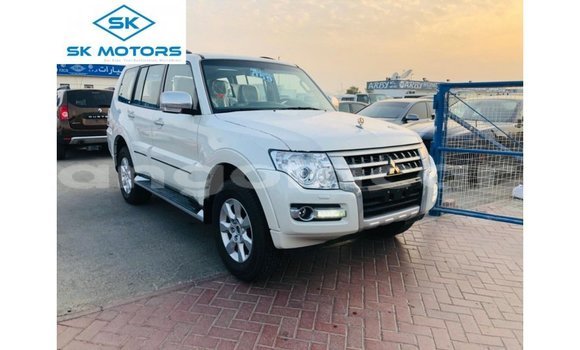 Comprar Importar Mitsubishi Pajero Branco Carro em Import - Dubai em Bengo Province Comprar Importar Mitsubishi Pajero Branco Carro em Import - Dubai em Bengo Province