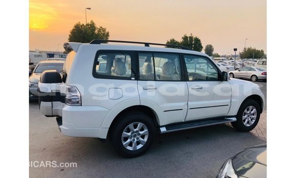 Comprar Importar Mitsubishi Pajero Branco Carro em Import - Dubai em Bengo Province Comprar Importar Mitsubishi Pajero Branco Carro em Import - Dubai em Bengo Province
