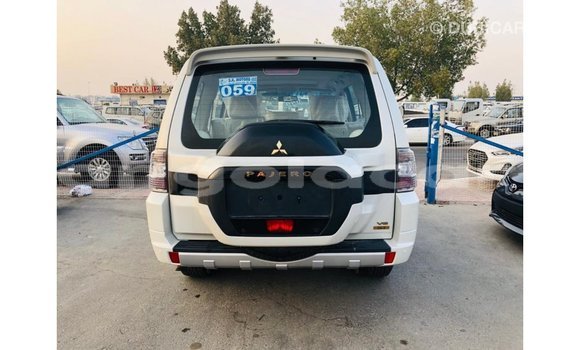Comprar Importar Mitsubishi Pajero Branco Carro em Import - Dubai em Bengo Province Comprar Importar Mitsubishi Pajero Branco Carro em Import - Dubai em Bengo Province