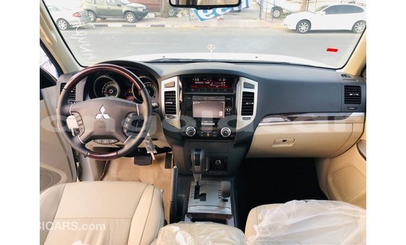 Comprar Importar Mitsubishi Pajero Branco Carro em Import - Dubai em Bengo Province Comprar Importar Mitsubishi Pajero Branco Carro em Import - Dubai em Bengo Province