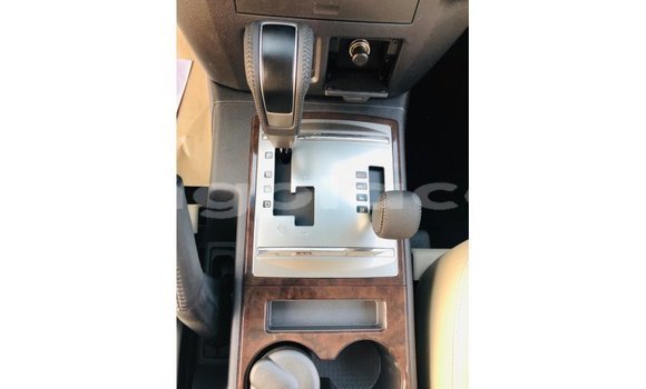 Comprar Importar Mitsubishi Pajero Branco Carro em Import - Dubai em Bengo Province Comprar Importar Mitsubishi Pajero Branco Carro em Import - Dubai em Bengo Province