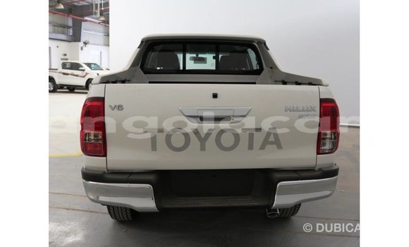 Comprar Importar Toyota Hilux Branco Carro em Import - Dubai em Bengo Province Comprar Importar Toyota Hilux Branco Carro em Import - Dubai em Bengo Province