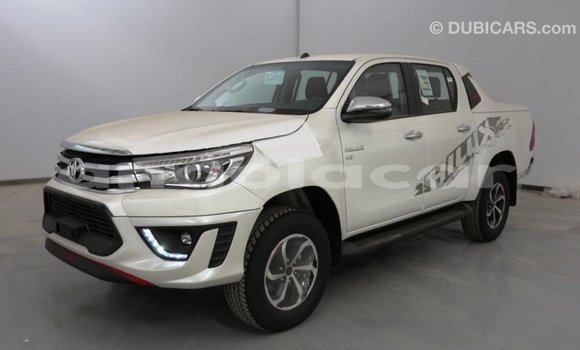 Comprar Importar Toyota Hilux Branco Carro em Import - Dubai em Bengo Province Comprar Importar Toyota Hilux Branco Carro em Import - Dubai em Bengo Province