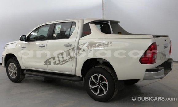 Comprar Importar Toyota Hilux Branco Carro em Import - Dubai em Bengo Province Comprar Importar Toyota Hilux Branco Carro em Import - Dubai em Bengo Province