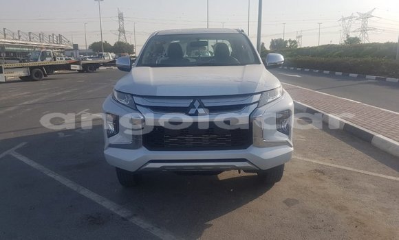 Buy Import Mitsubishi L200 White Car in Import - Dubai in Bengo Province