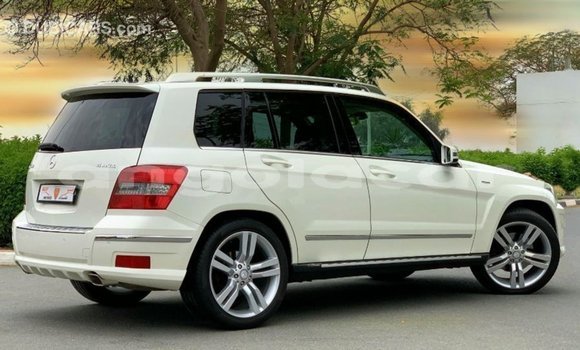 Comprar Importar Mercedes-Benz 190 Branco Carro em Import - Dubai em Bengo Province Comprar Importar Mercedes-Benz 190 Branco Carro em Import - Dubai em Bengo Province