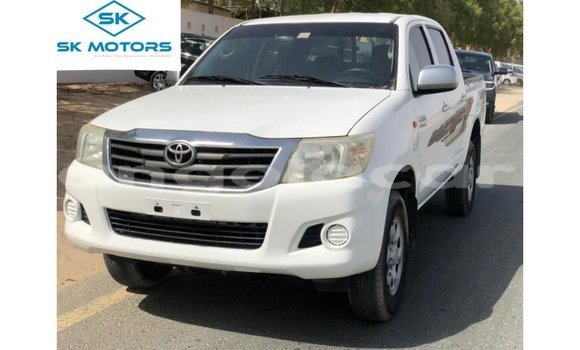 Acheter Import Voiture Toyota Hilux Blanc à Import - Dubai, Province de Bengo