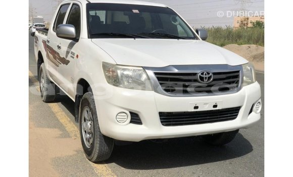 Comprar Importar Toyota Hilux Branco Carro em Import - Dubai em Bengo Province Comprar Importar Toyota Hilux Branco Carro em Import - Dubai em Bengo Province