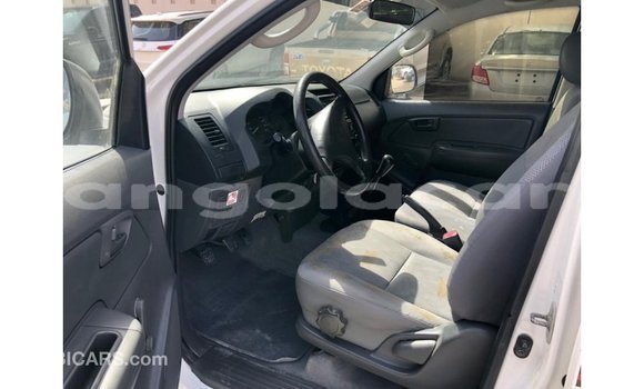 Comprar Importar Toyota Hilux Branco Carro em Import - Dubai em Bengo Province Comprar Importar Toyota Hilux Branco Carro em Import - Dubai em Bengo Province