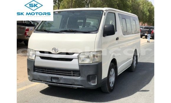 Comprar Importar Toyota Hiace Branco Carro em Import - Dubai em Bengo Province Comprar Importar Toyota Hiace Branco Carro em Import - Dubai em Bengo Province