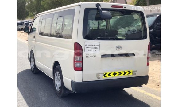 Comprar Importar Toyota Hiace Branco Carro em Import - Dubai em Bengo Province Comprar Importar Toyota Hiace Branco Carro em Import - Dubai em Bengo Province