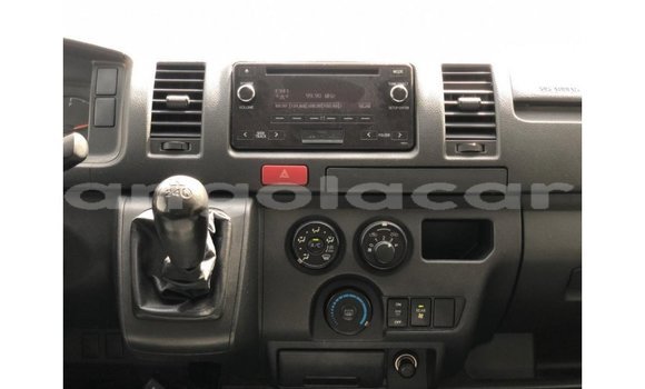 Comprar Importar Toyota Hiace Branco Carro em Import - Dubai em Bengo Province Comprar Importar Toyota Hiace Branco Carro em Import - Dubai em Bengo Province