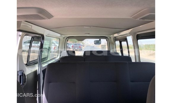 Comprar Importar Toyota Hiace Branco Carro em Import - Dubai em Bengo Province Comprar Importar Toyota Hiace Branco Carro em Import - Dubai em Bengo Province
