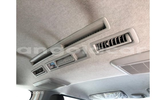 Comprar Importar Toyota Hiace Branco Carro em Import - Dubai em Bengo Province Comprar Importar Toyota Hiace Branco Carro em Import - Dubai em Bengo Province