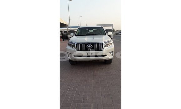 Acheter Import Voiture Toyota Prado Blanc à Import - Dubai, Province de Bengo