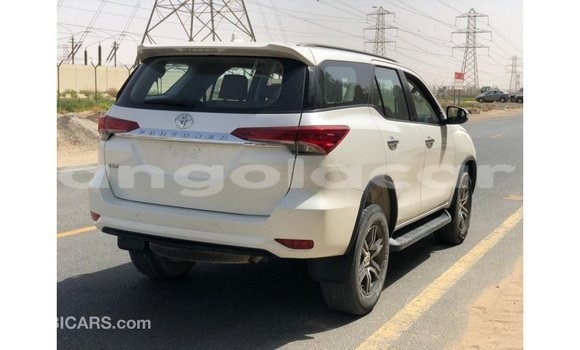 Acheter Import Voiture Toyota Fortuner Blanc à Import - Dubai, Province de Bengo Acheter Import Voiture Toyota Fortuner Blanc à Import - Dubai, Province de Bengo