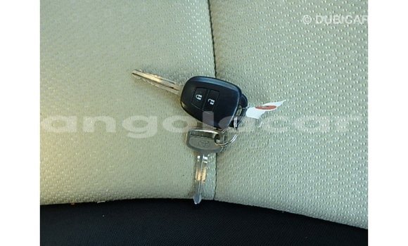 Comprar Importar Toyota Vitz Outro Carro em Import - Dubai em Bengo Province Comprar Importar Toyota Vitz Outro Carro em Import - Dubai em Bengo Province