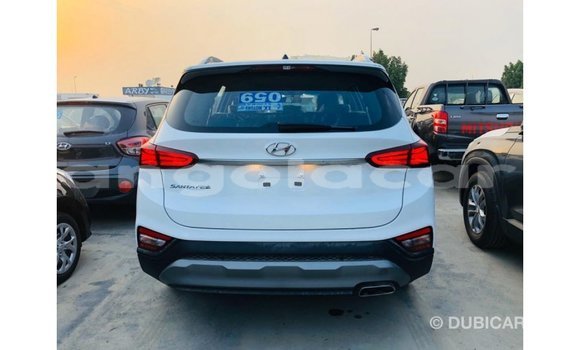 Acheter Import Voiture Hyundai Santa Fe Blanc à Import - Dubai, Province de Bengo Acheter Import Voiture Hyundai Santa Fe Blanc à Import - Dubai, Province de Bengo