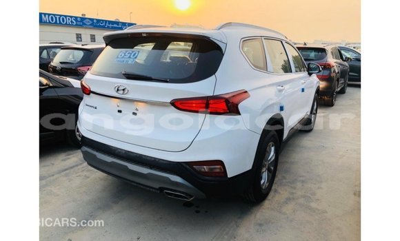 Acheter Import Voiture Hyundai Santa Fe Blanc à Import - Dubai, Province de Bengo Acheter Import Voiture Hyundai Santa Fe Blanc à Import - Dubai, Province de Bengo