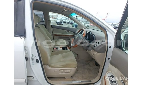 Comprar Importar Toyota Harrier Branco Carro em Import - Dubai em Bengo Province Comprar Importar Toyota Harrier Branco Carro em Import - Dubai em Bengo Province