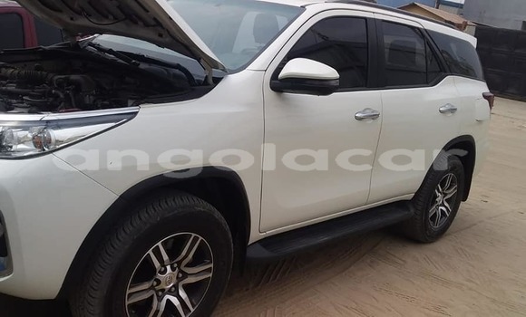 Buy Used Toyota Fortuner White Car in Luanda in Luanda Province Buy Used Toyota Fortuner White Car in Luanda in Luanda Province