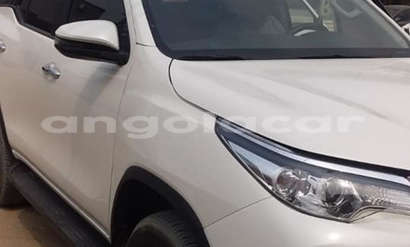 Buy Used Toyota Fortuner White Car in Luanda in Luanda Province Buy Used Toyota Fortuner White Car in Luanda in Luanda Province