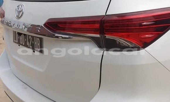 Buy Used Toyota Fortuner White Car in Luanda in Luanda Province Buy Used Toyota Fortuner White Car in Luanda in Luanda Province
