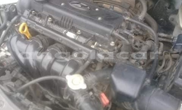 Buy Used Hyundai i20 Silver Car in Luanda in Luanda Province Buy Used Hyundai i20 Silver Car in Luanda in Luanda Province