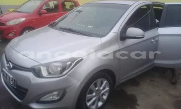 Buy Used Hyundai i20 Silver Car in Luanda in Luanda Province Buy Used Hyundai i20 Silver Car in Luanda in Luanda Province