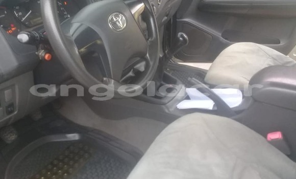 Buy Used Toyota Hilux Silver Car in Luanda in Luanda Province Buy Used Toyota Hilux Silver Car in Luanda in Luanda Province