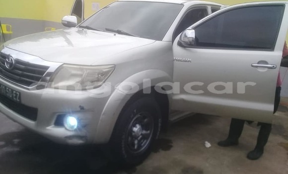 Buy Used Toyota Hilux Silver Car in Luanda in Luanda Province Buy Used Toyota Hilux Silver Car in Luanda in Luanda Province