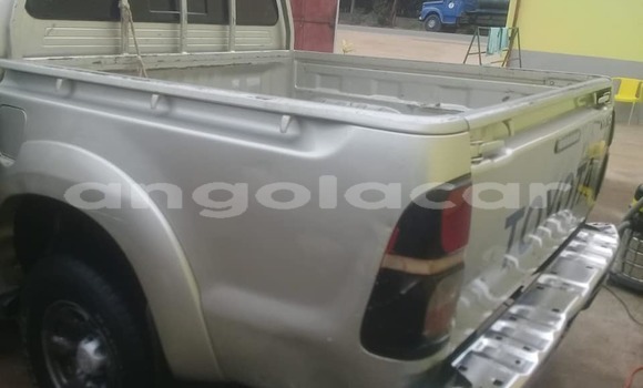 Buy Used Toyota Hilux Silver Car in Luanda in Luanda Province Buy Used Toyota Hilux Silver Car in Luanda in Luanda Province
