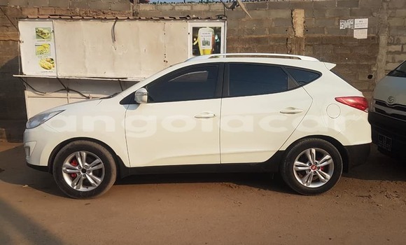 Buy Used Hyundai Tucson White Car in Luanda in Luanda Province Buy Used Hyundai Tucson White Car in Luanda in Luanda Province