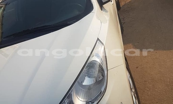 Buy Used Hyundai Tucson White Car in Luanda in Luanda Province Buy Used Hyundai Tucson White Car in Luanda in Luanda Province