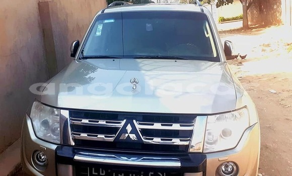 Buy Used Mitsubishi Pajero Silver Car in Luanda in Luanda Province