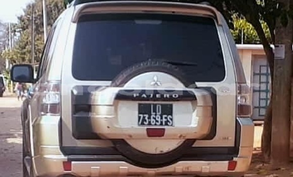 Buy Used Mitsubishi Pajero Silver Car in Luanda in Luanda Province Buy Used Mitsubishi Pajero Silver Car in Luanda in Luanda Province