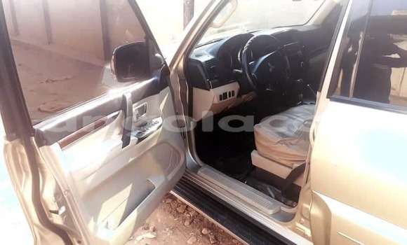 Buy Used Mitsubishi Pajero Silver Car in Luanda in Luanda Province Buy Used Mitsubishi Pajero Silver Car in Luanda in Luanda Province
