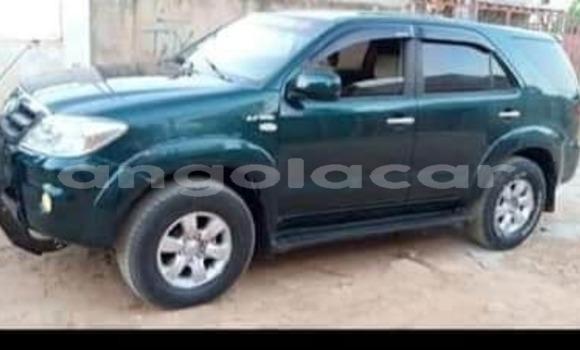 Buy Used Toyota Fortuner Green Car in Luanda in Luanda Province