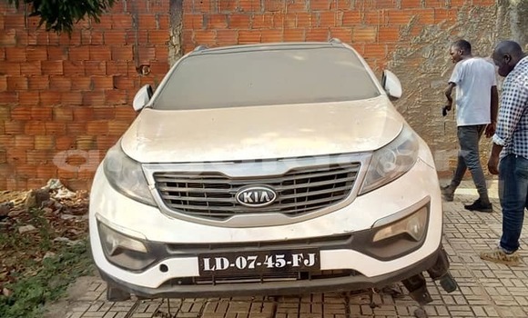 Buy Used Kia Sportage White Car in Luanda in Luanda Province