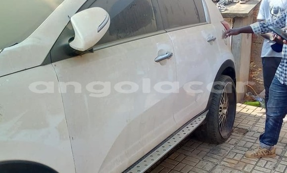 Buy Used Kia Sportage White Car in Luanda in Luanda Province Buy Used Kia Sportage White Car in Luanda in Luanda Province