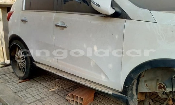 Buy Used Kia Sportage White Car in Luanda in Luanda Province Buy Used Kia Sportage White Car in Luanda in Luanda Province