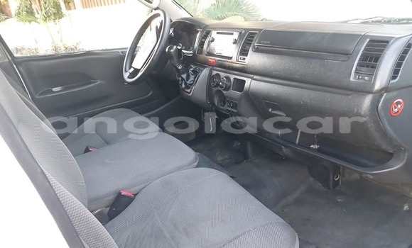 Buy Used Toyota Hiace White Car in Luanda in Luanda Province Buy Used Toyota Hiace White Car in Luanda in Luanda Province