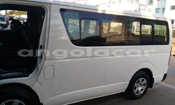 Buy Used Toyota Hiace White Car in Luanda in Luanda Province Buy Used Toyota Hiace White Car in Luanda in Luanda Province